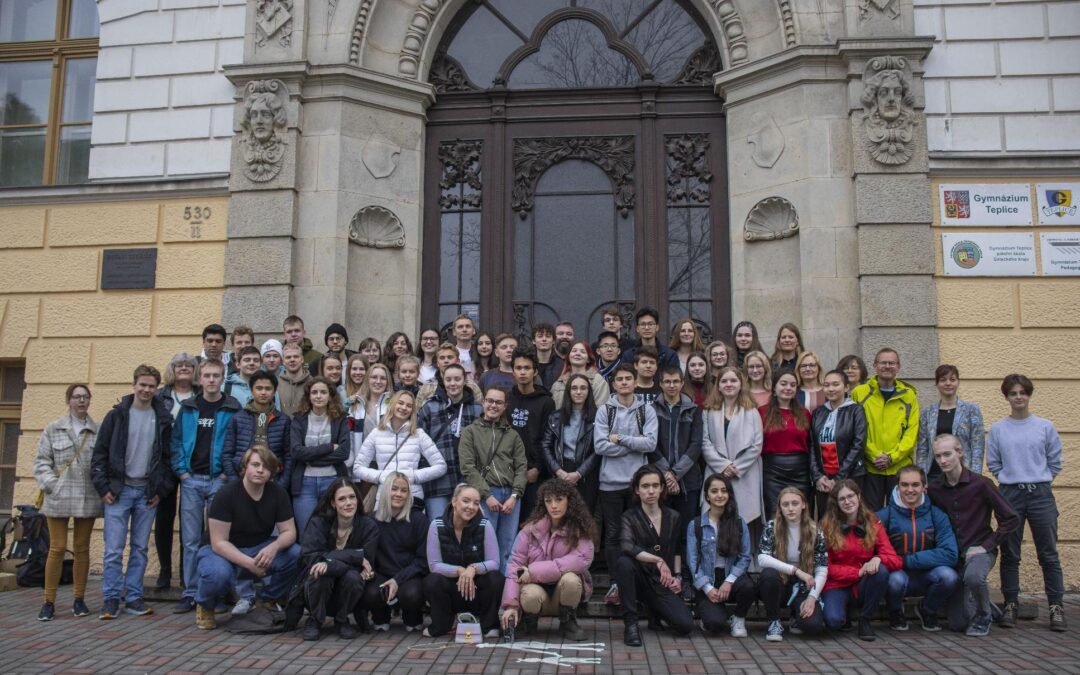 Studenti Gymnázia Teplice a jejich přátelé z Norska a Islandu se společně vydali na cestu za zdroji energie v České republice