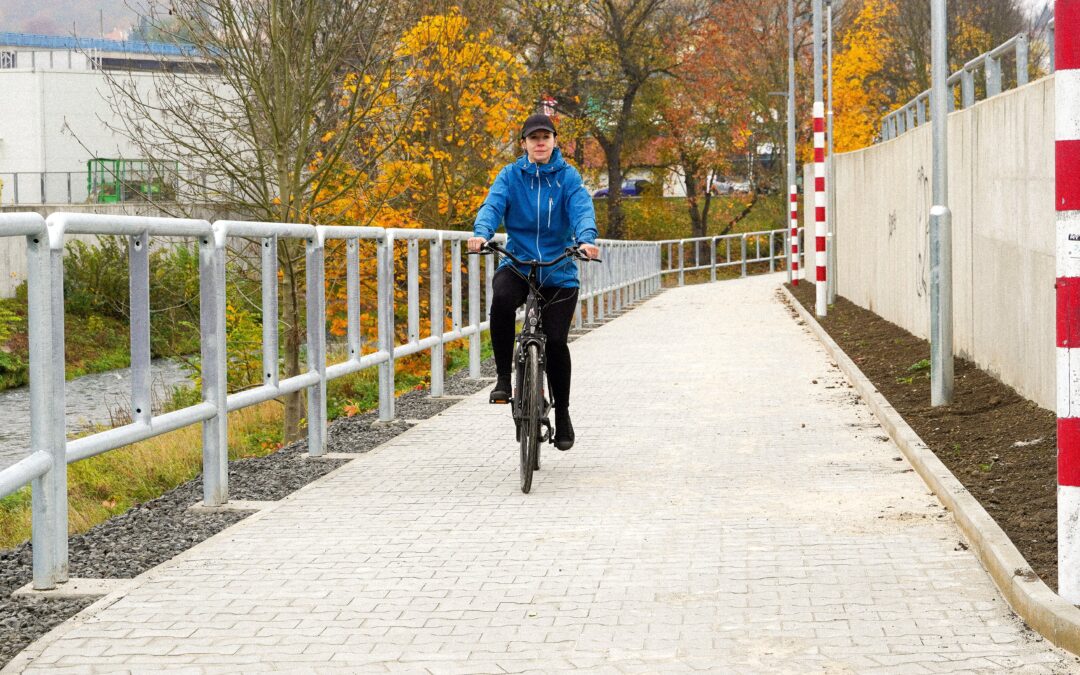 Nové propojení cyklostezek v Děčíně zvyšuje bezpečnost a komfort cyklistů